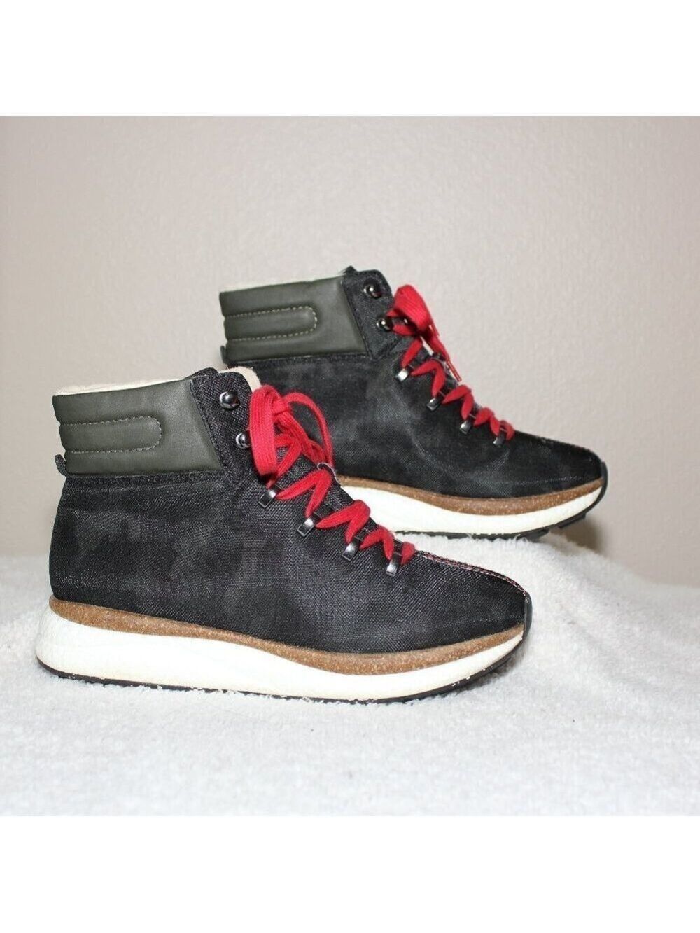 OTBT Buckly in camo hiking boots Women's Size 9 Outdoor High-Top Sporty Black